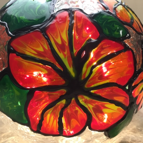 Hand painted Stained glass 13 inch Hummingbird and Hibiscus Lamp - Picture 3 of 7